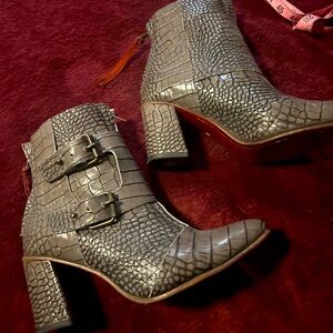 JOEY Flawless and Sexy